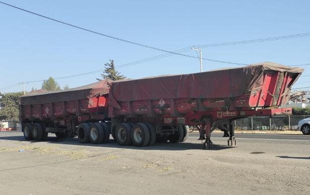 Asegura PGJE en Calpulalpan remolques que contaban con reporte de robo